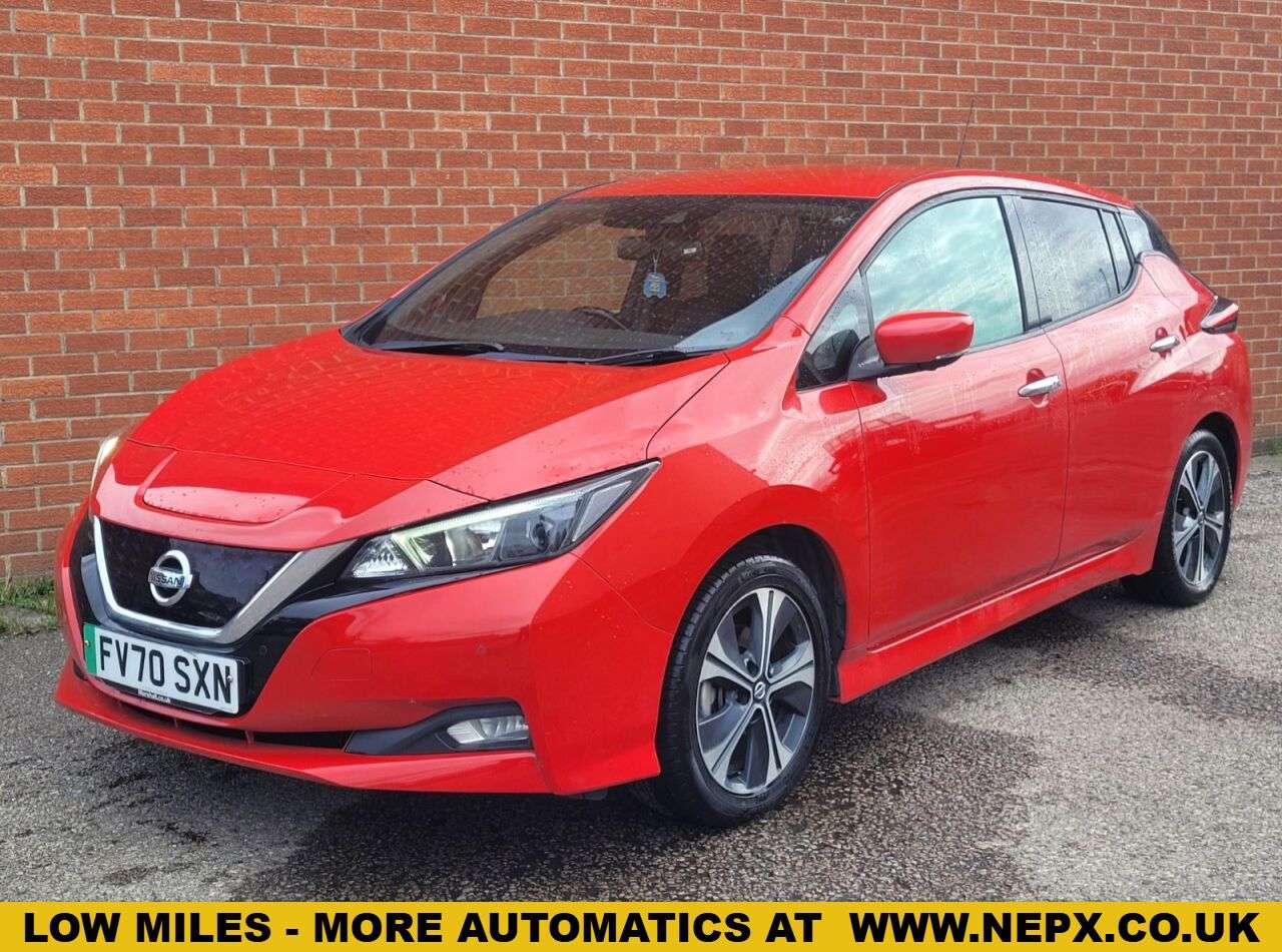 A 2020 NISSAN LEAF 40kWh N-Connecta Hatchback 5dr Electric Auto (150 ps) A 2020 NISSAN LEAF 40kWh N-Connecta Hatchback 5dr Electric Auto (150 ps)