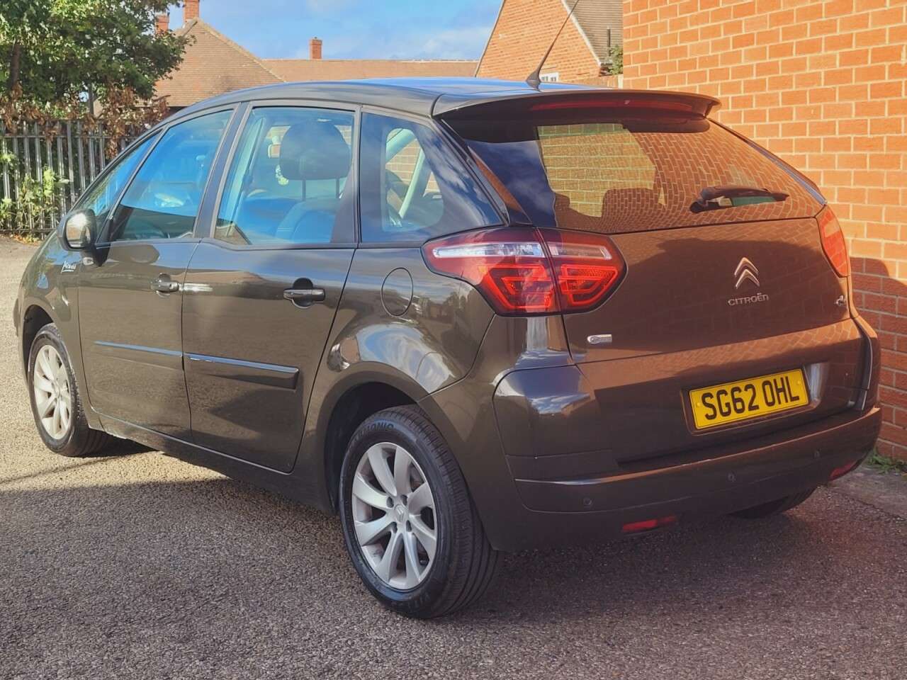 A 2012 CITROEN C4 PICASSO 1.6 e-HDi Airdream Edition MPV 5dr Diesel EGS6 Euro 5 (s/s) (110 ps) A 2012 CITROEN C4 PICASSO 1.6 e-HDi Airdream Edition MPV 5dr Diesel EGS6 Euro 5 (s/s) (110 ps)