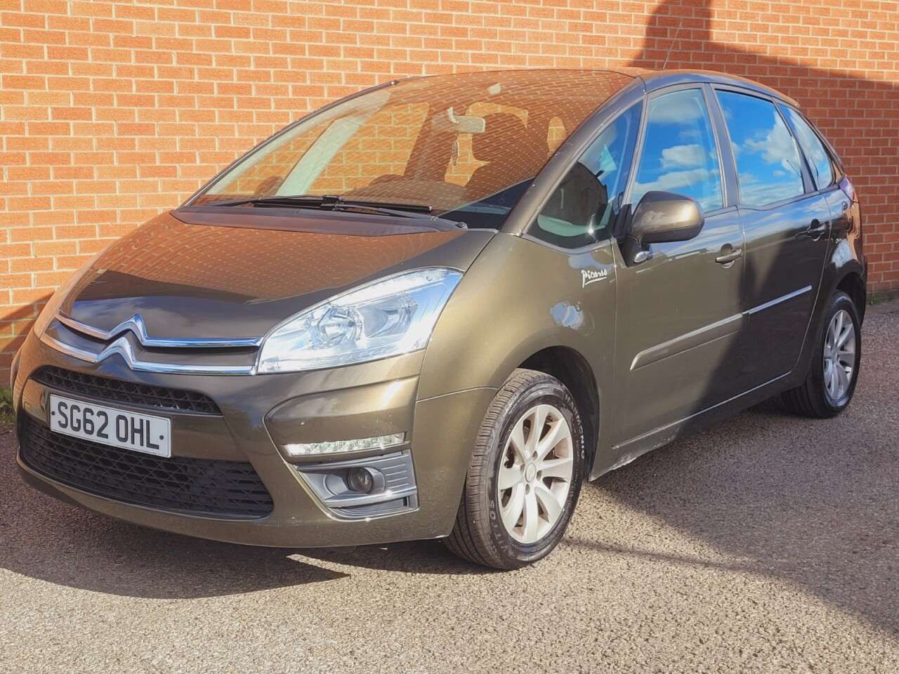 A 2012 CITROEN C4 PICASSO 1.6 e-HDi Airdream Edition MPV 5dr Diesel EGS6 Euro 5 (s/s) (110 ps) A 2012 CITROEN C4 PICASSO 1.6 e-HDi Airdream Edition MPV 5dr Diesel EGS6 Euro 5 (s/s) (110 ps)