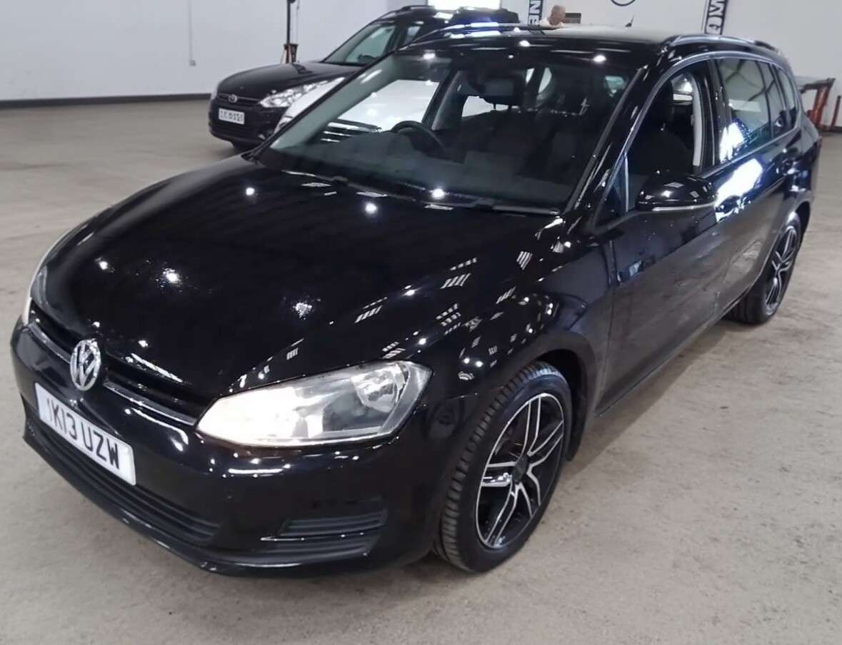 A 2013 VOLKSWAGEN GOLF 1.4 TSI BlueMotion Tech S Hatchback 5dr Petrol Manual Euro 5 (s/s) (122 ps) A 2013 VOLKSWAGEN GOLF 1.4 TSI BlueMotion Tech S Hatchback 5dr Petrol Manual Euro 5 (s/s) (122 ps)