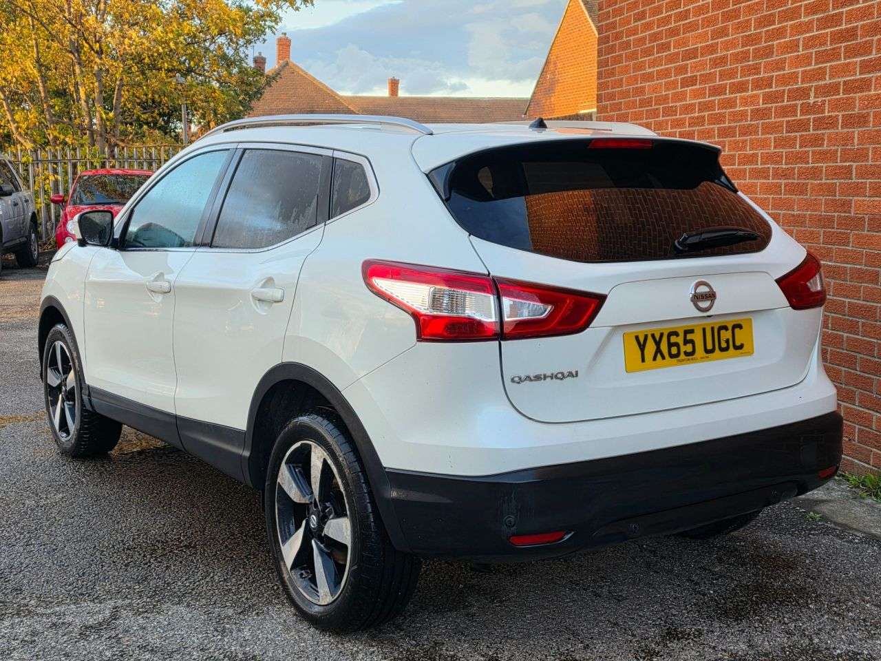 A 2015 NISSAN QASHQAI 1.2 DIG-T n-tec+ SUV 5dr Petrol Manual 2WD Euro 6 (s/s) (115 ps) A 2015 NISSAN QASHQAI 1.2 DIG-T n-tec+ SUV 5dr Petrol Manual 2WD Euro 6 (s/s) (115 ps)