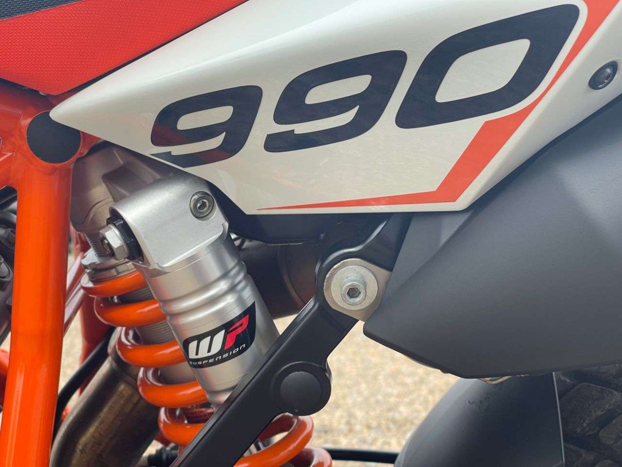 2013 KTM 990 SUPERMOTO R 13 2013 KTM 990 SUPERMOTO R 13