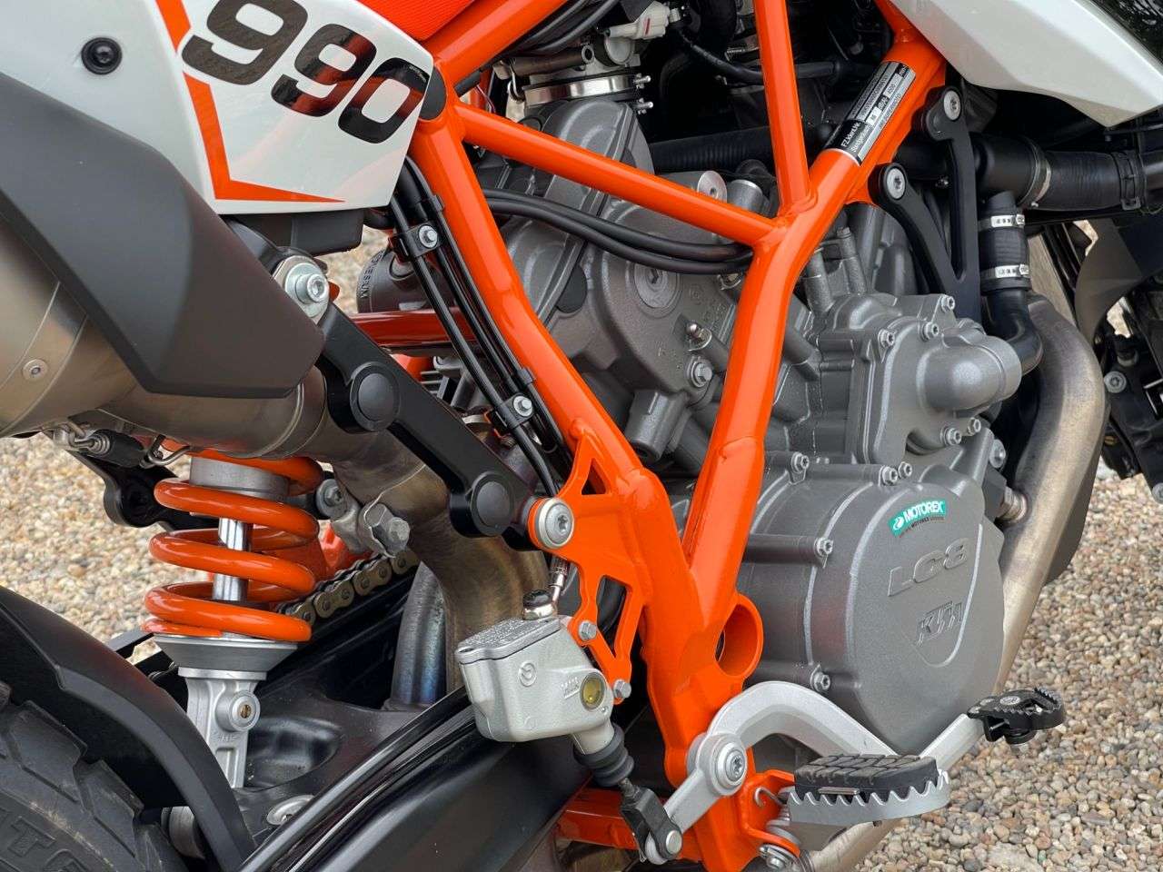 2013 KTM 990 SUPERMOTO R 13 2013 KTM 990 SUPERMOTO R 13