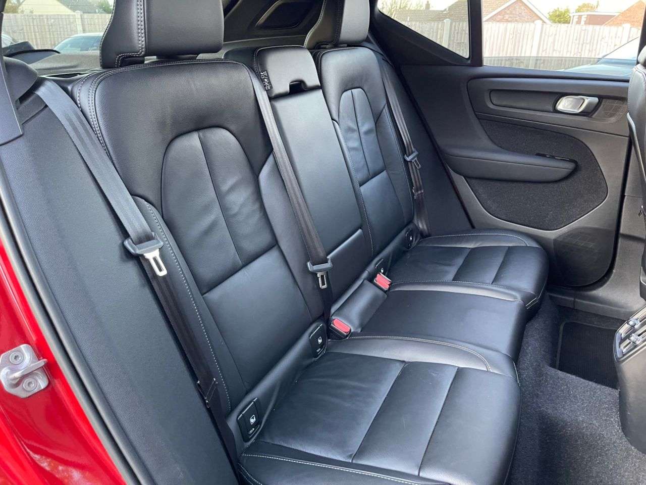 2021 VOLVO XC40 2021 VOLVO XC40