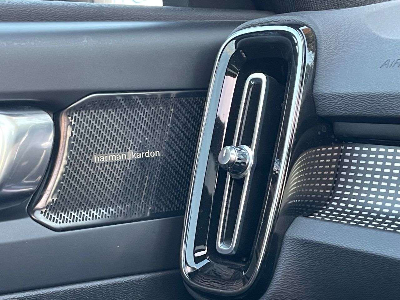 2021 VOLVO XC40 2021 VOLVO XC40