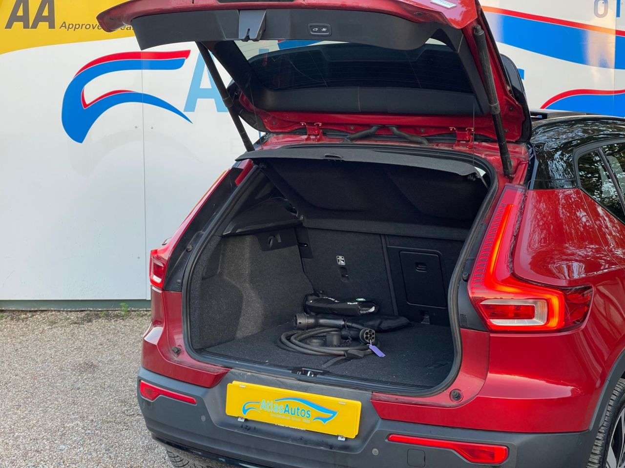 2021 VOLVO XC40 2021 VOLVO XC40