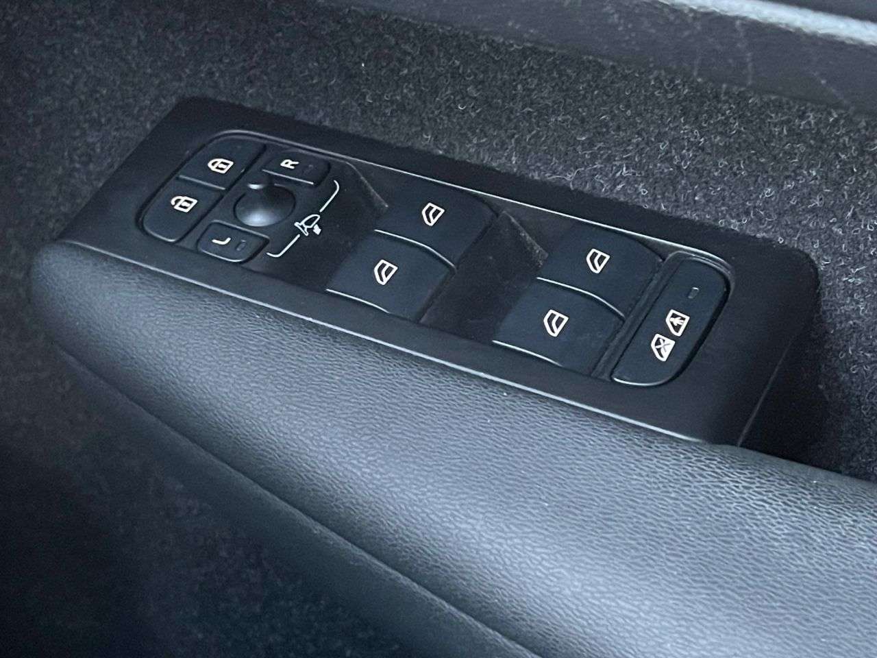 2021 VOLVO XC40 2021 VOLVO XC40