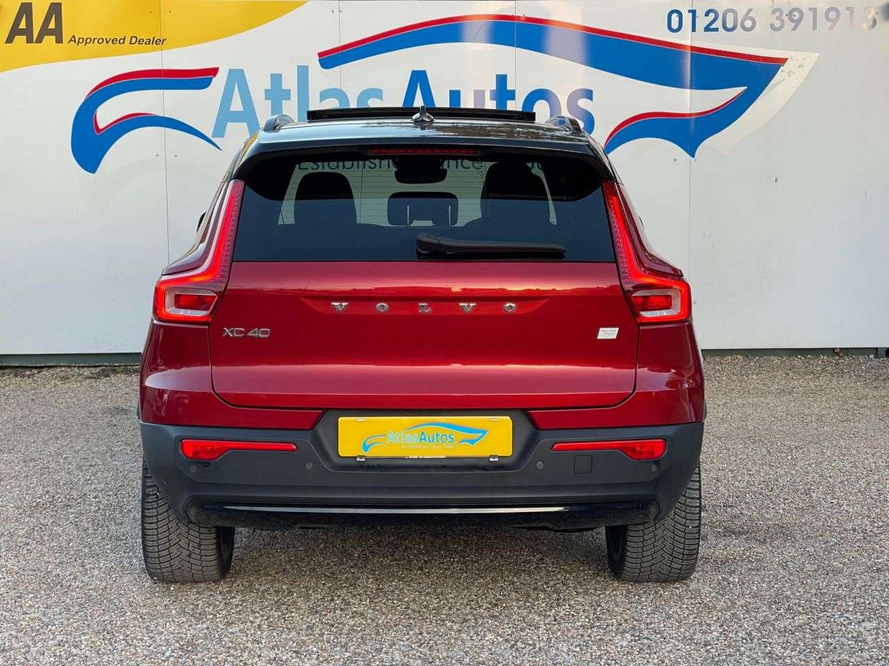 2021 VOLVO XC40 2021 VOLVO XC40