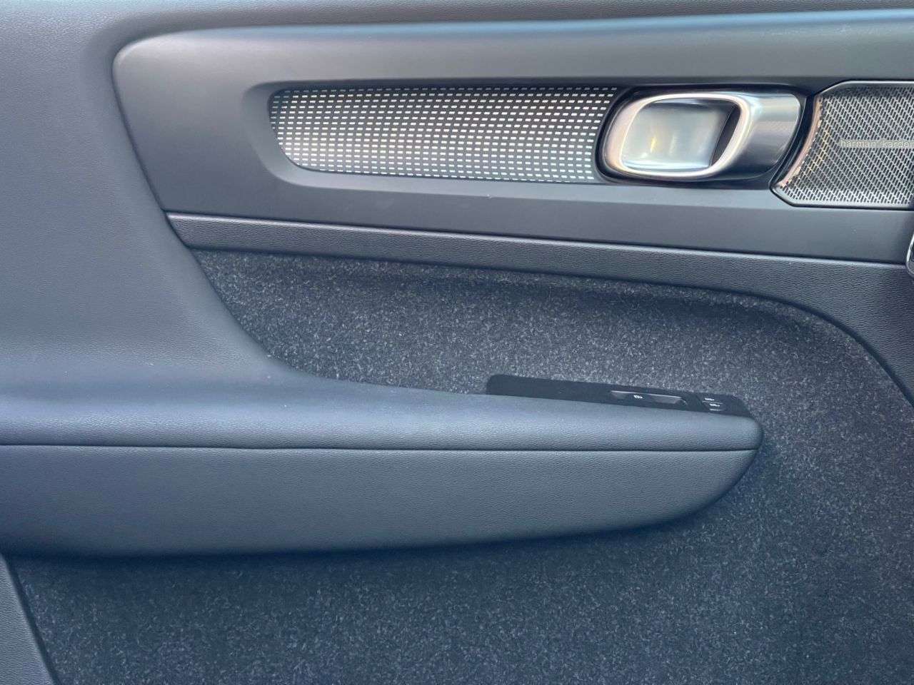 2021 VOLVO XC40 2021 VOLVO XC40