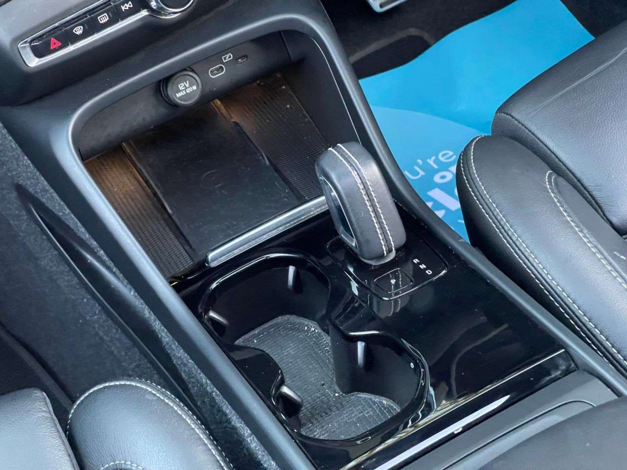 2021 VOLVO XC40 2021 VOLVO XC40