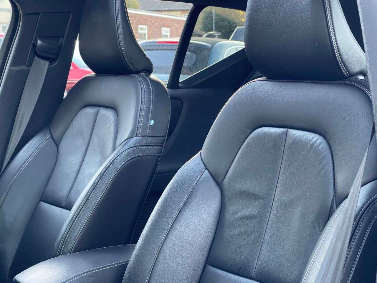 2021 VOLVO XC40 2021 VOLVO XC40