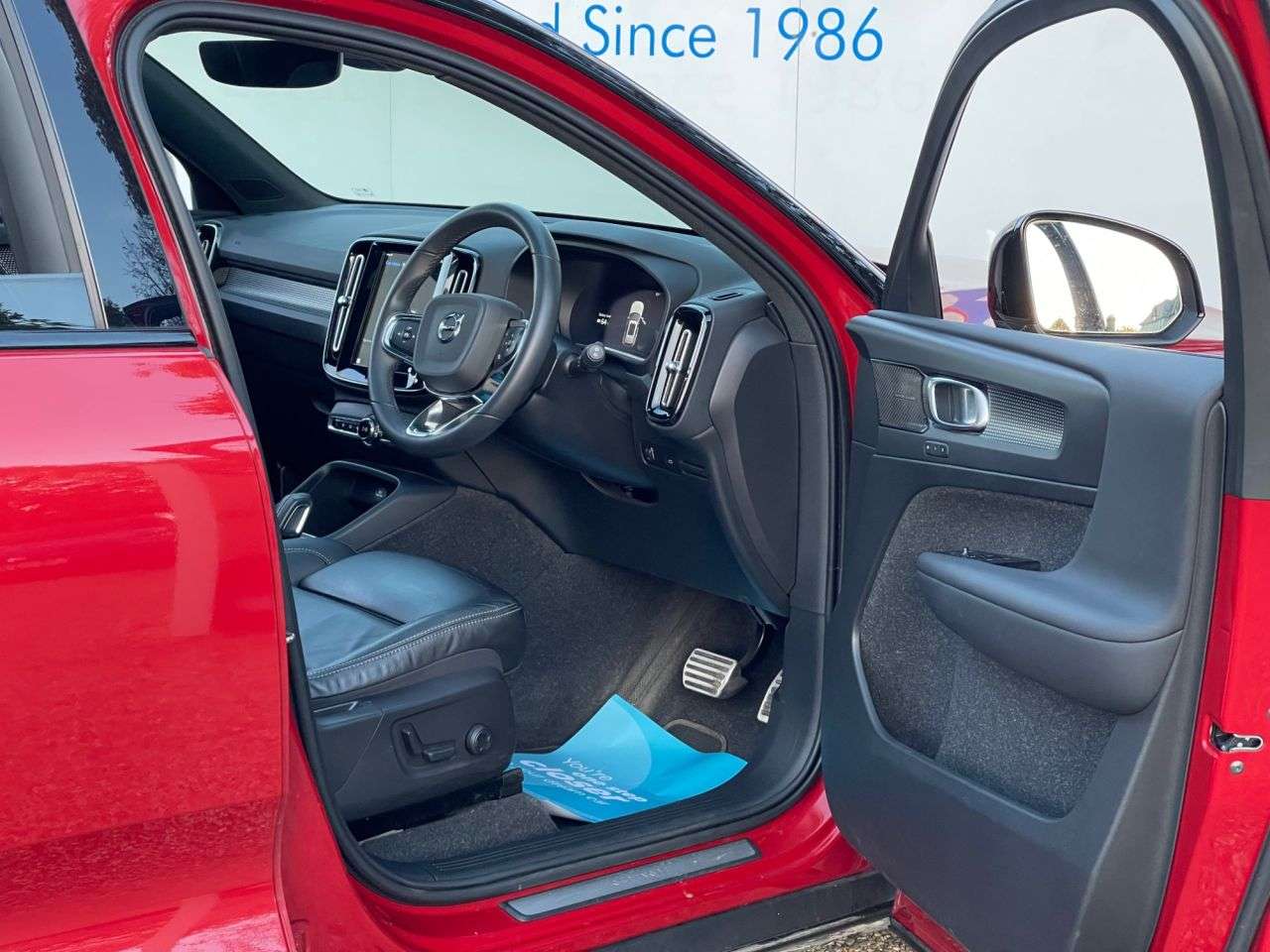 2021 VOLVO XC40 2021 VOLVO XC40