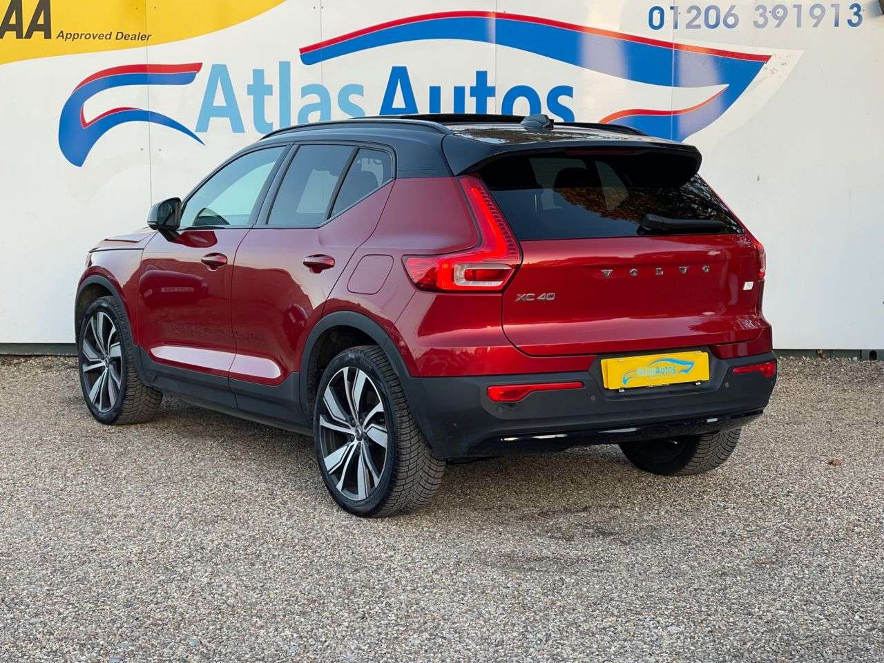 2021 VOLVO XC40 2021 VOLVO XC40