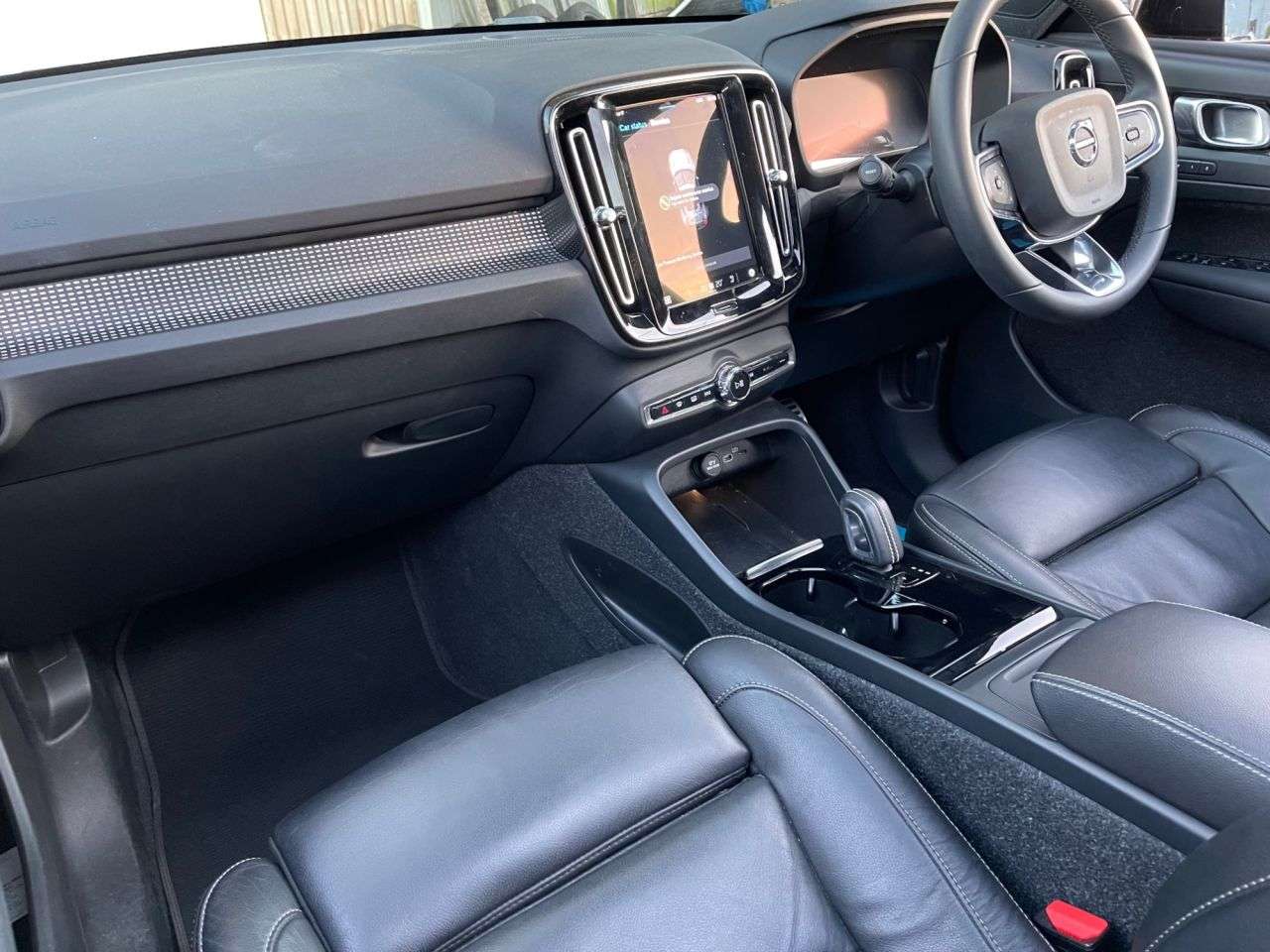 2021 VOLVO XC40 2021 VOLVO XC40