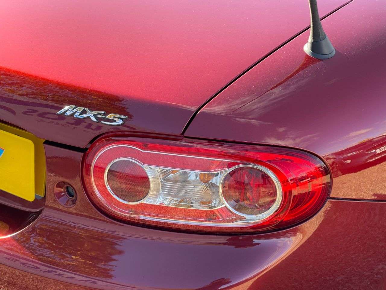 2010 MAZDA MX-5 2010 MAZDA MX-5