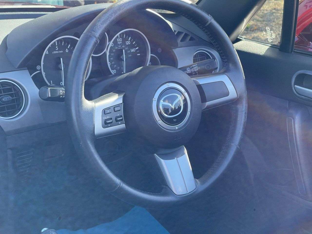 2010 MAZDA MX-5 2010 MAZDA MX-5