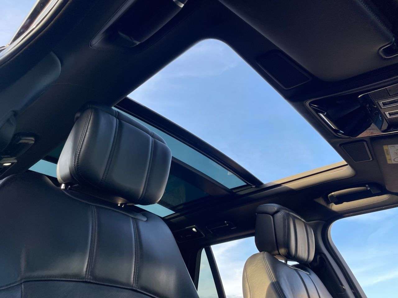 A 2019 LAND ROVER RANGE ROVER 2.0 P400e 12.4kWh GPF Autobiography SUV 5dr Petrol Plug-in Hybrid Auto 4WD A 2019 LAND ROVER RANGE ROVER 2.0 P400e 12.4kWh GPF Autobiography SUV 5dr Petrol Plug-in Hybrid Auto 4WD