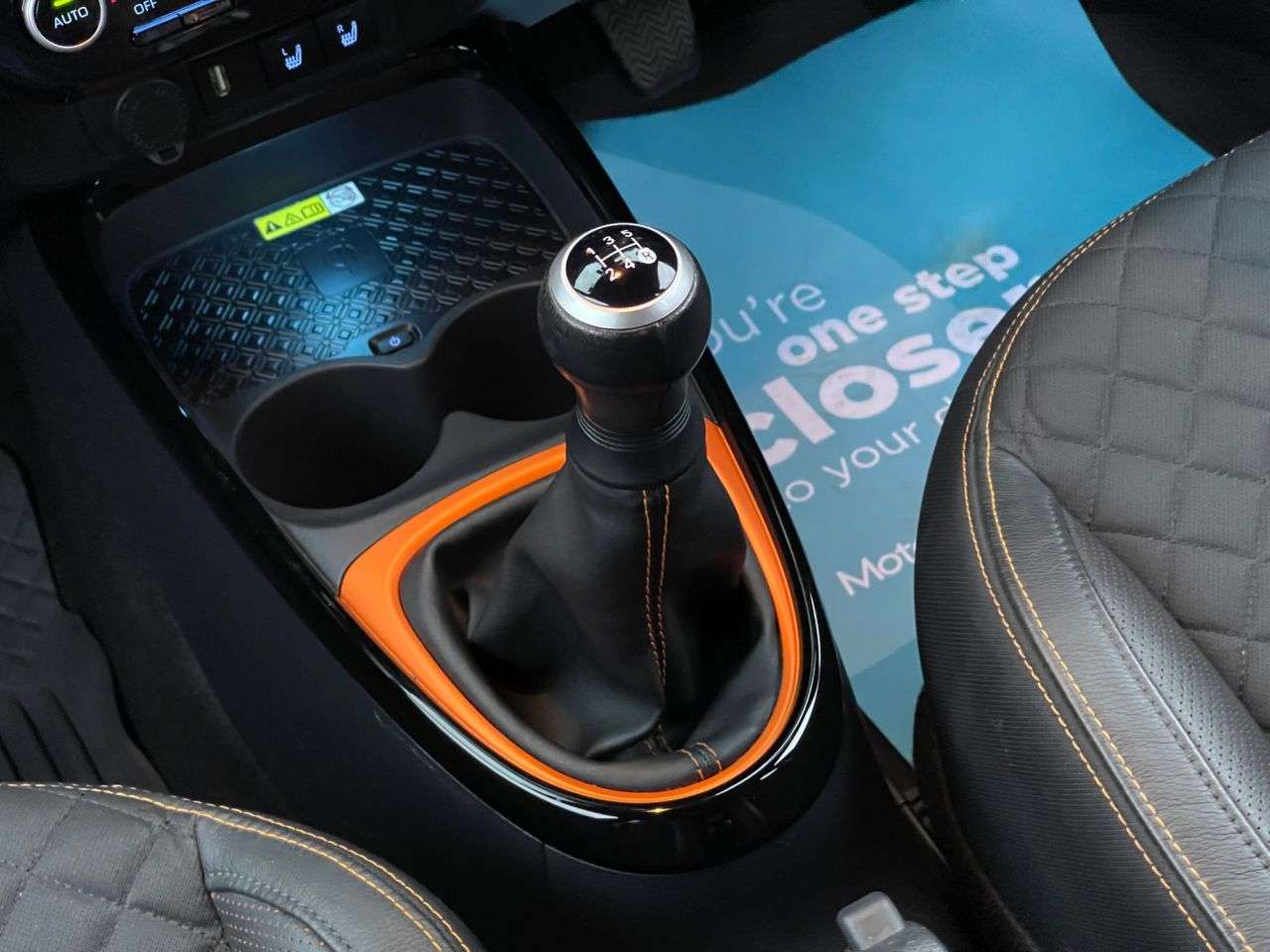 2022 TOYOTA AYGO X 2022 TOYOTA AYGO X