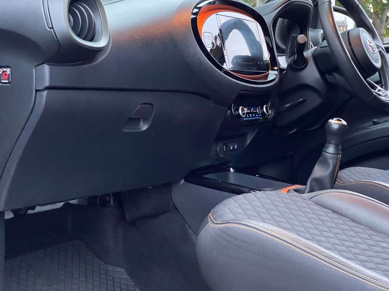 2022 TOYOTA AYGO X 2022 TOYOTA AYGO X