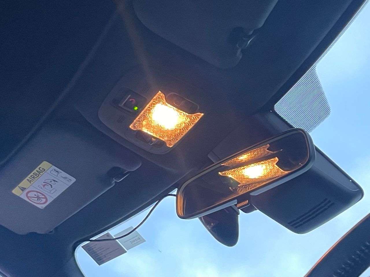 2022 TOYOTA AYGO X 2022 TOYOTA AYGO X