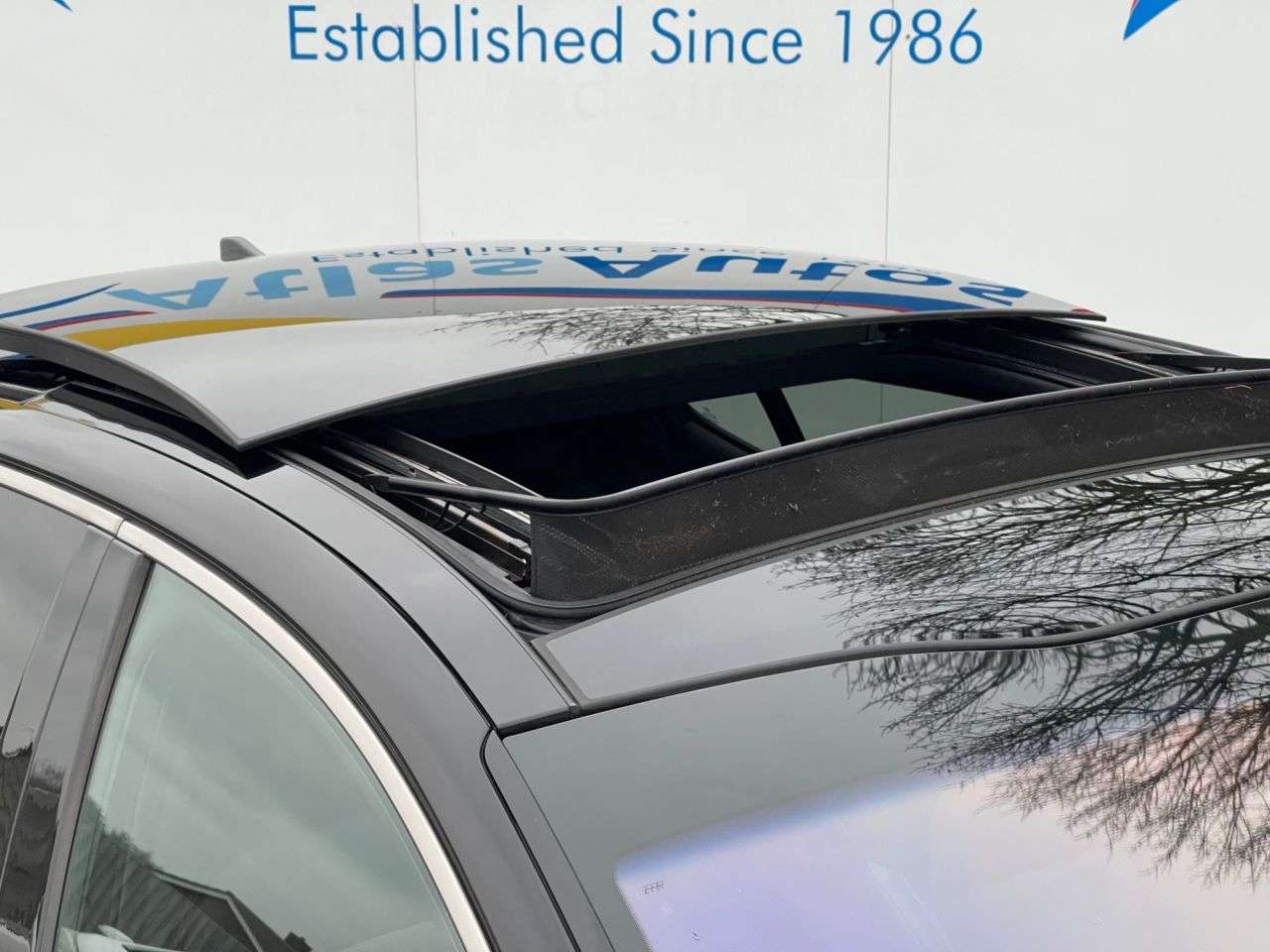 A 2019 KIA STINGER 3.3 T-GDi V6 GPF GT S Gran Turismo 5dr Petrol Auto Euro 6 (s/s) (365 bhp) A A 2019 KIA STINGER 3.3 T-GDi V6 GPF GT S Gran Turismo 5dr Petrol Auto Euro 6 (s/s) (365 bhp) A