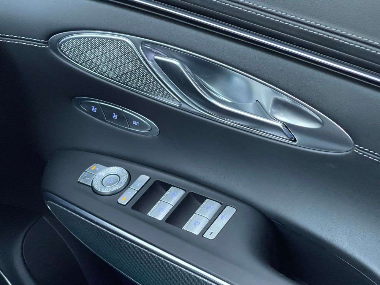 2022 GENESIS GV70 2022 GENESIS GV70