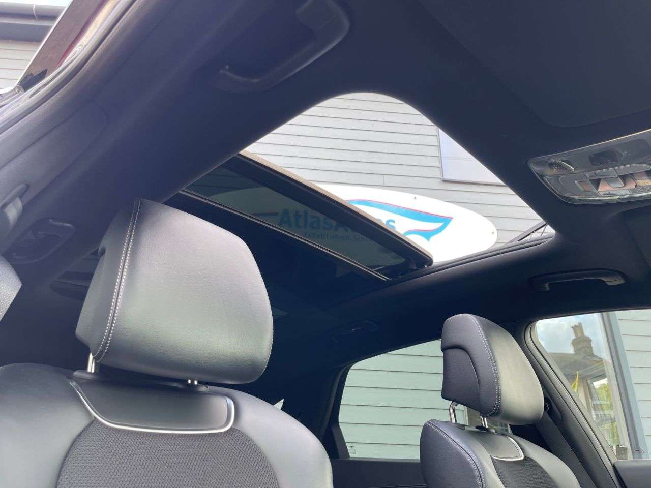 A 2022 GENESIS GV70 2.5T Sport SUV 5dr Petrol Auto 4WD Euro 6 (s/s) (304 ps) Innovation Pack / A 2022 GENESIS GV70 2.5T Sport SUV 5dr Petrol Auto 4WD Euro 6 (s/s) (304 ps) Innovation Pack /