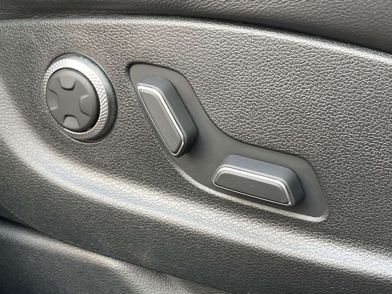 2022 GENESIS GV70 2022 GENESIS GV70