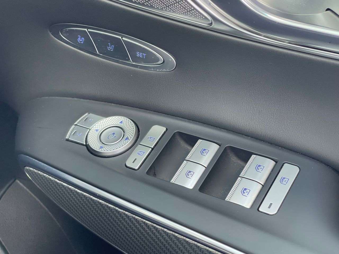 2022 GENESIS GV70 2022 GENESIS GV70