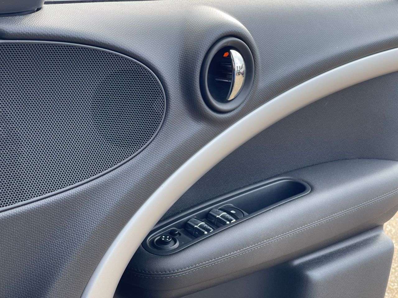 2016 MINI COUNTRYMAN 2016 MINI COUNTRYMAN