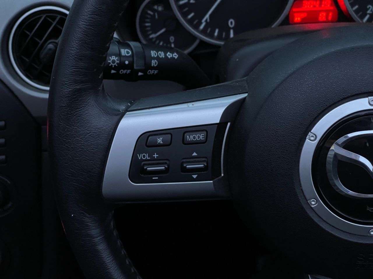 2010 MAZDA MX-5 2010 MAZDA MX-5