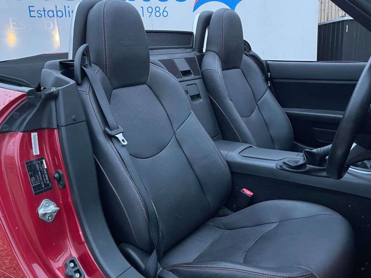 2010 MAZDA MX-5 2010 MAZDA MX-5