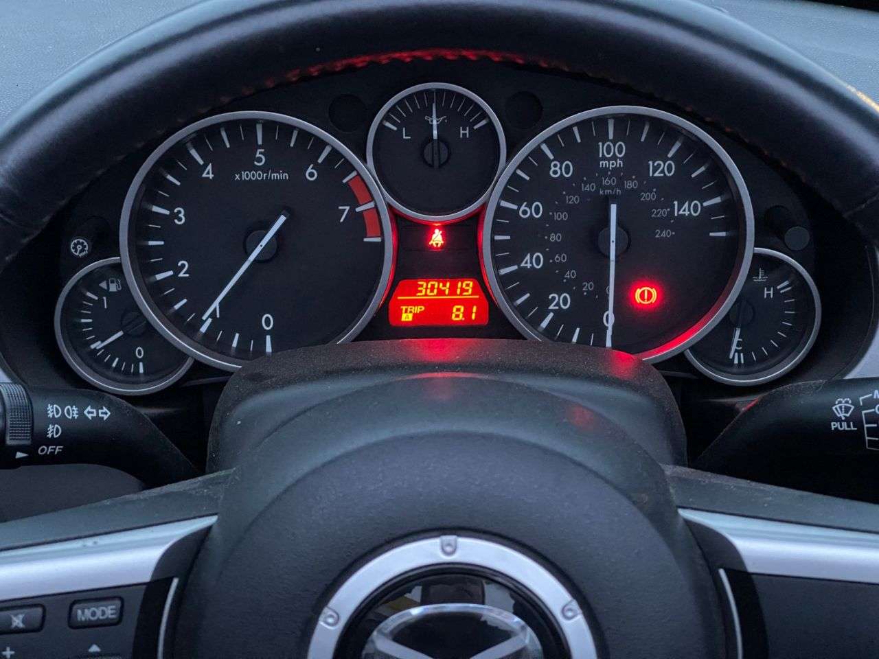 2010 MAZDA MX-5 2010 MAZDA MX-5