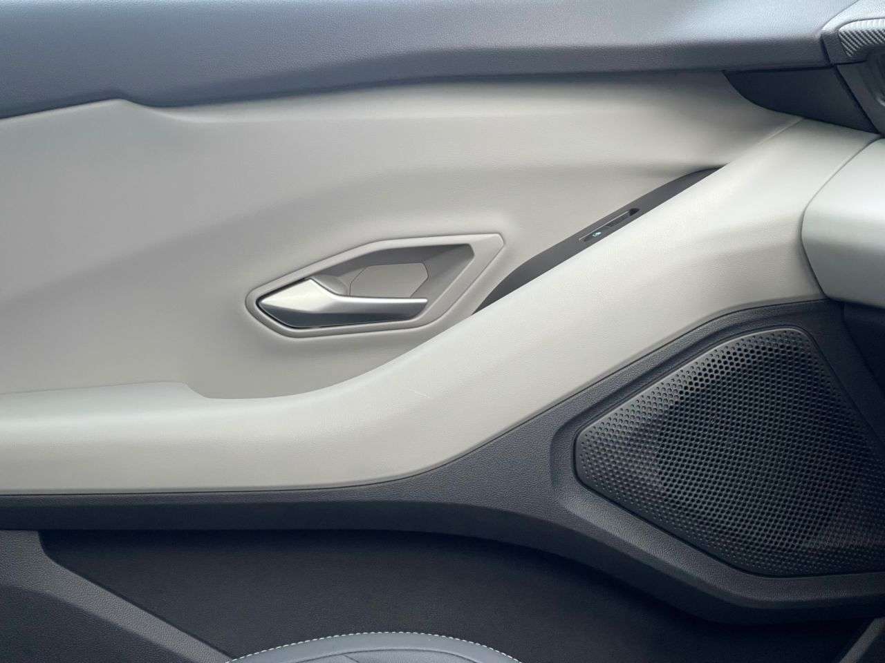 2025 FORD CAPRI 2025 FORD CAPRI