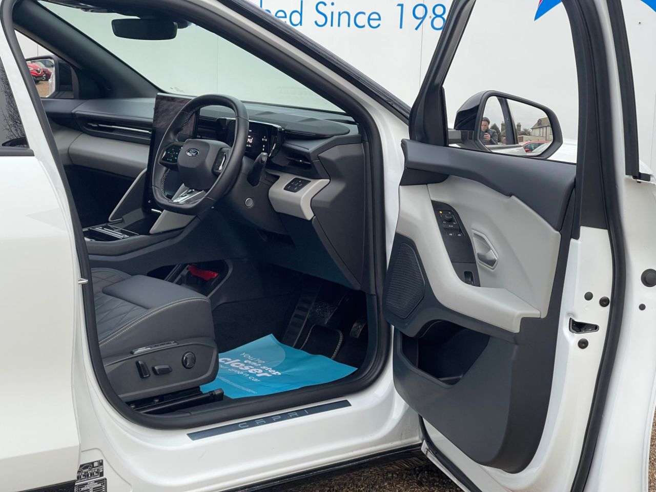 2025 FORD CAPRI 2025 FORD CAPRI