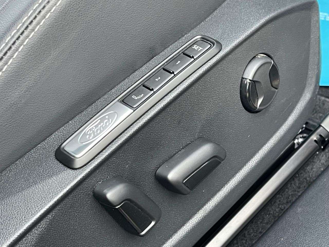 2025 FORD CAPRI 2025 FORD CAPRI