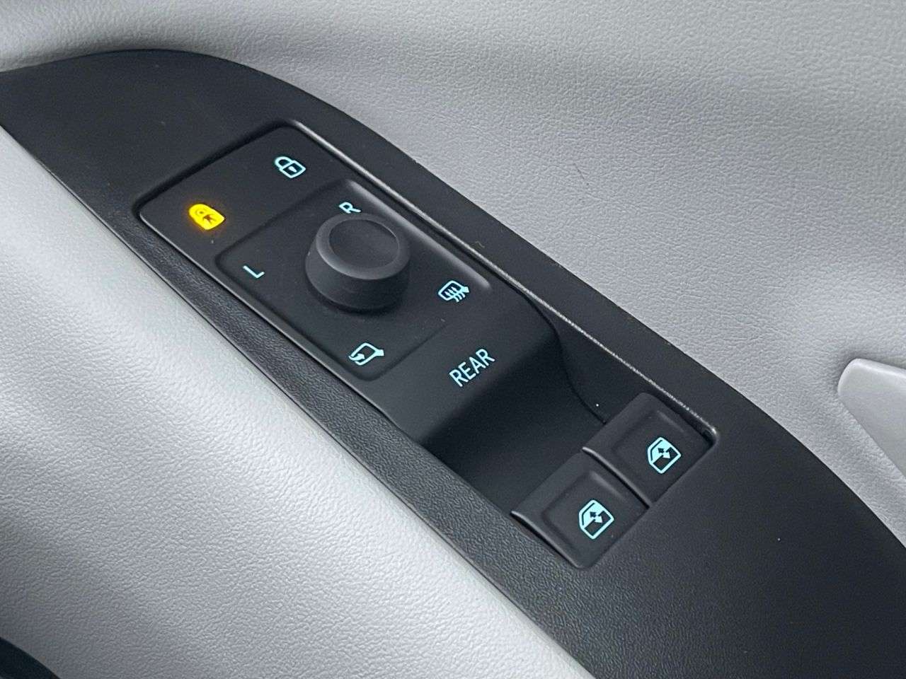 2025 FORD CAPRI 2025 FORD CAPRI