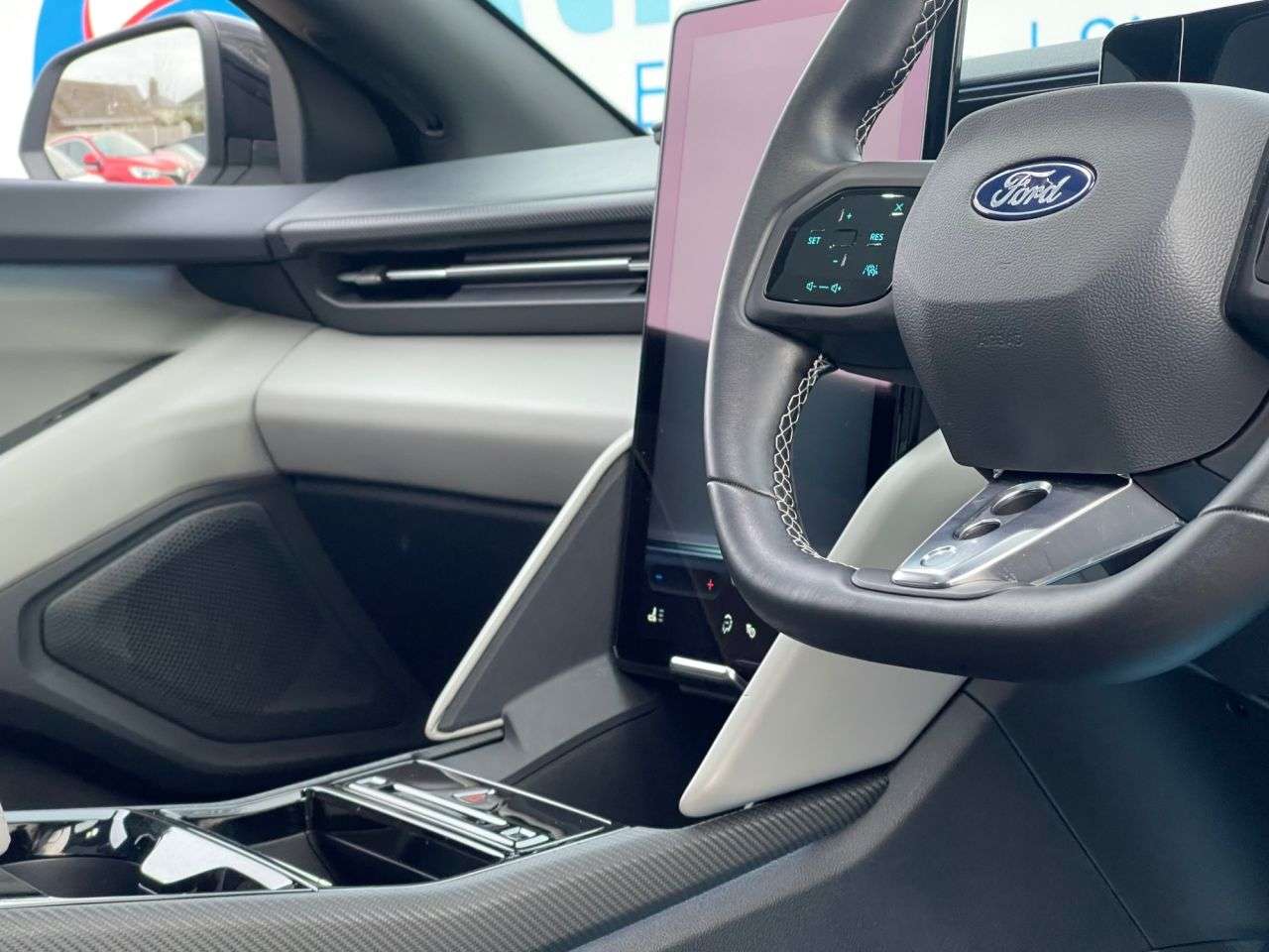 2025 FORD CAPRI 2025 FORD CAPRI