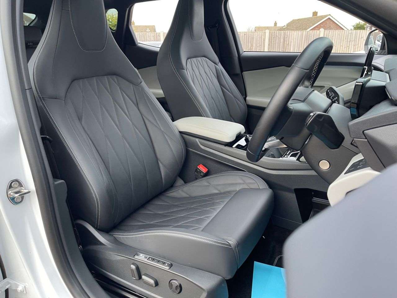 2025 FORD CAPRI 2025 FORD CAPRI