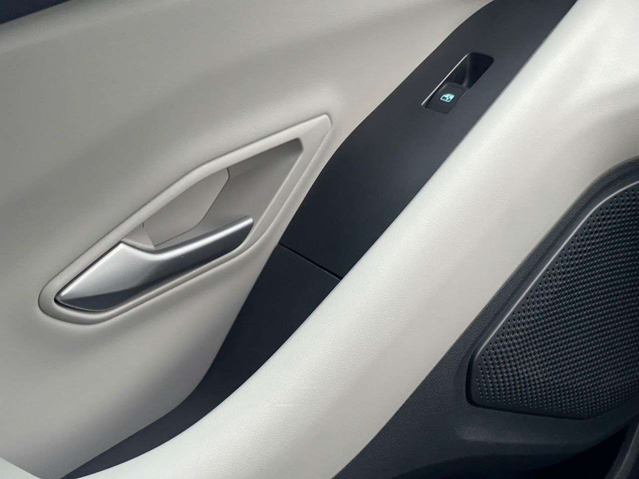 2025 FORD CAPRI 2025 FORD CAPRI