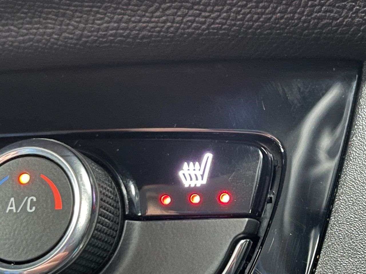 A 2020 VAUXHALL CORSA ELECTRIC 50kWh Elite Nav Hatchback 5dr Electric Auto (7.4Kw Charger) (136 ps) HEATED A 2020 VAUXHALL CORSA ELECTRIC 50kWh Elite Nav Hatchback 5dr Electric Auto (7.4Kw Charger) (136 ps) HEATED