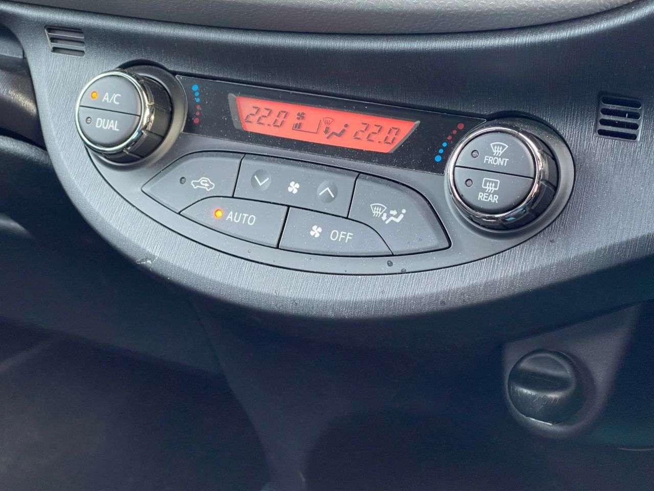 2014 TOYOTA YARIS 2014 TOYOTA YARIS