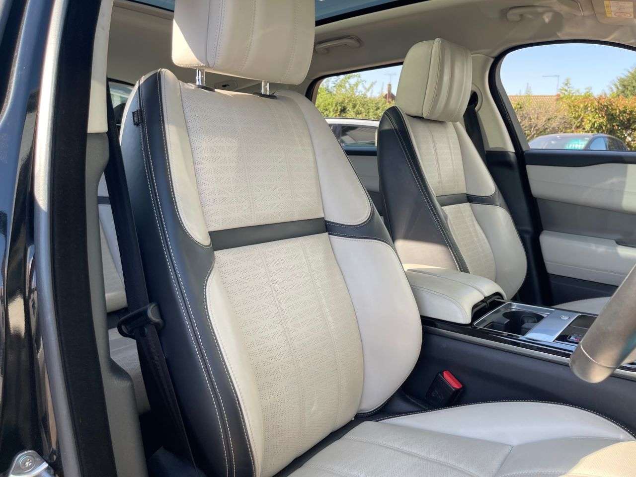 2021 LAND ROVER RANGE ROVER VELAR 2021 LAND ROVER RANGE ROVER VELAR