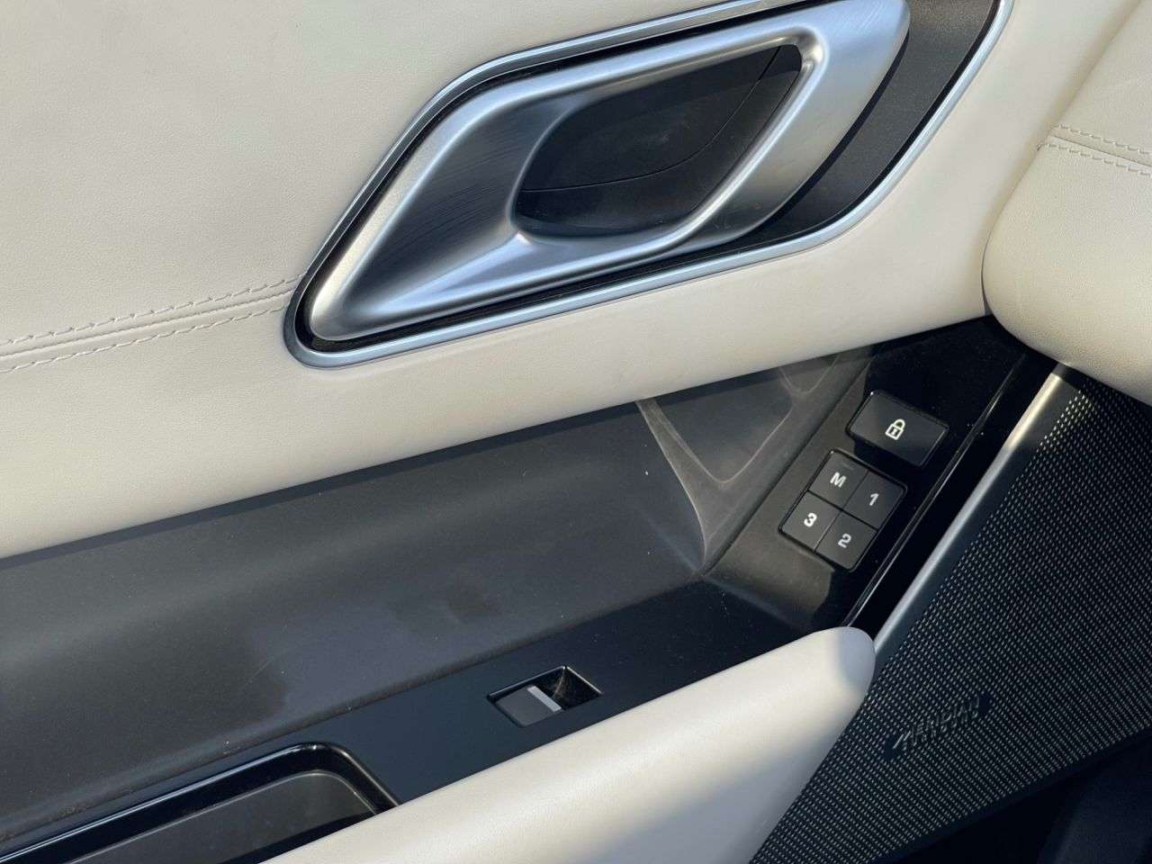 2021 LAND ROVER RANGE ROVER VELAR 2021 LAND ROVER RANGE ROVER VELAR
