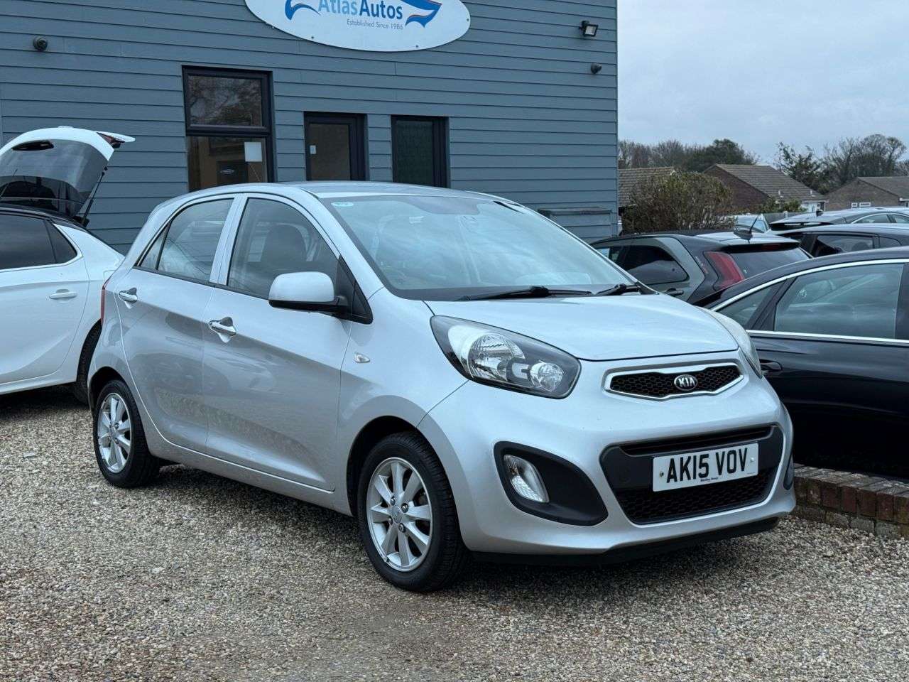 A 2015 KIA PICANTO 1.0 VR7 Hatchback 5dr Petrol Manual Euro 5 (68 bhp) £20 TAX-REAR PARK-AIR C A 2015 KIA PICANTO 1.0 VR7 Hatchback 5dr Petrol Manual Euro 5 (68 bhp) £20 TAX-REAR PARK-AIR C