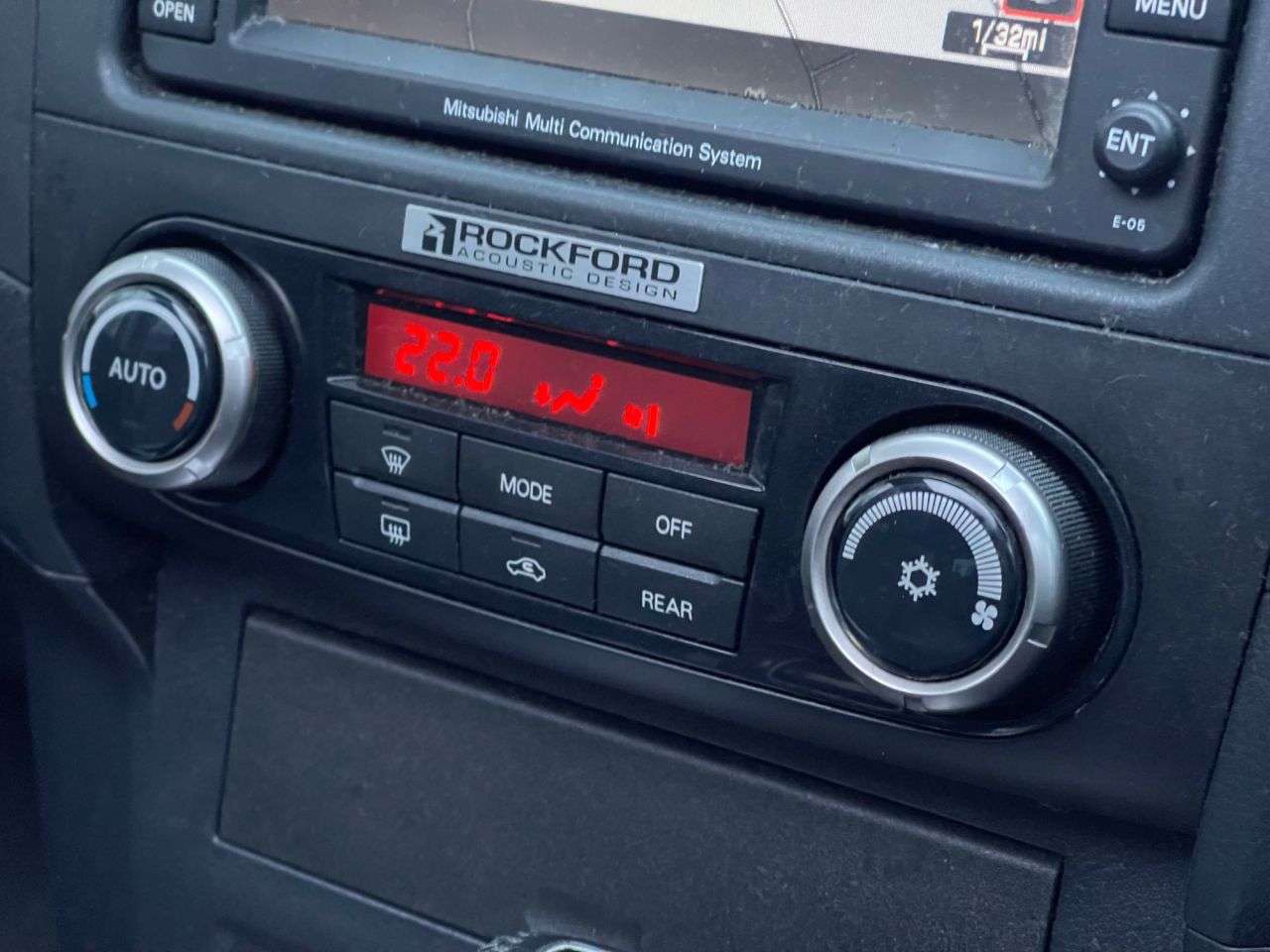 2012 MITSUBISHI SHOGUN 2012 MITSUBISHI SHOGUN