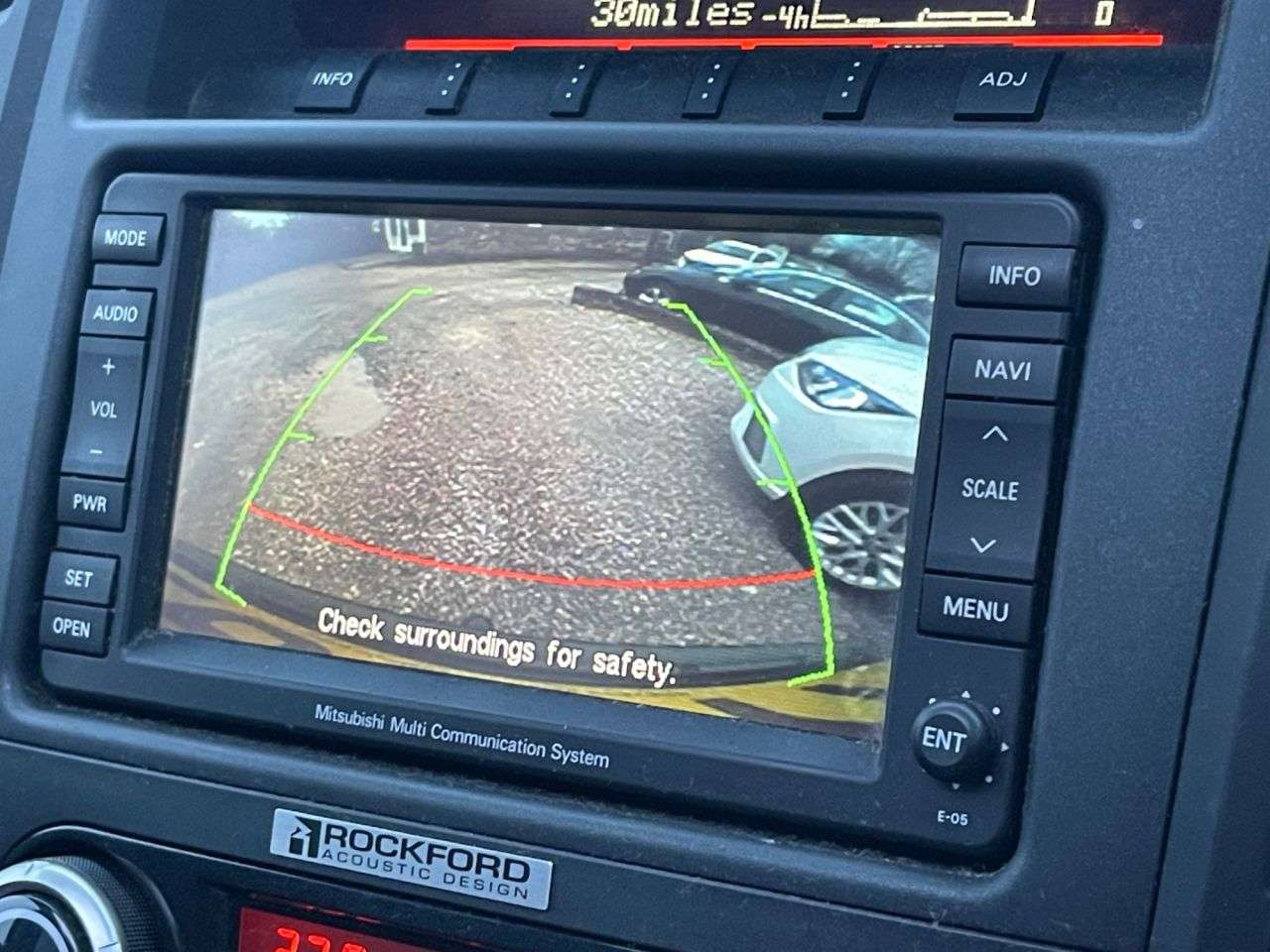 A 2012 MITSUBISHI SHOGUN 3.2 DI-DC SG3 SUV 5dr Diesel Auto 4WD Euro 5 LWB (197 ps) A 2012 MITSUBISHI SHOGUN 3.2 DI-DC SG3 SUV 5dr Diesel Auto 4WD Euro 5 LWB (197 ps)