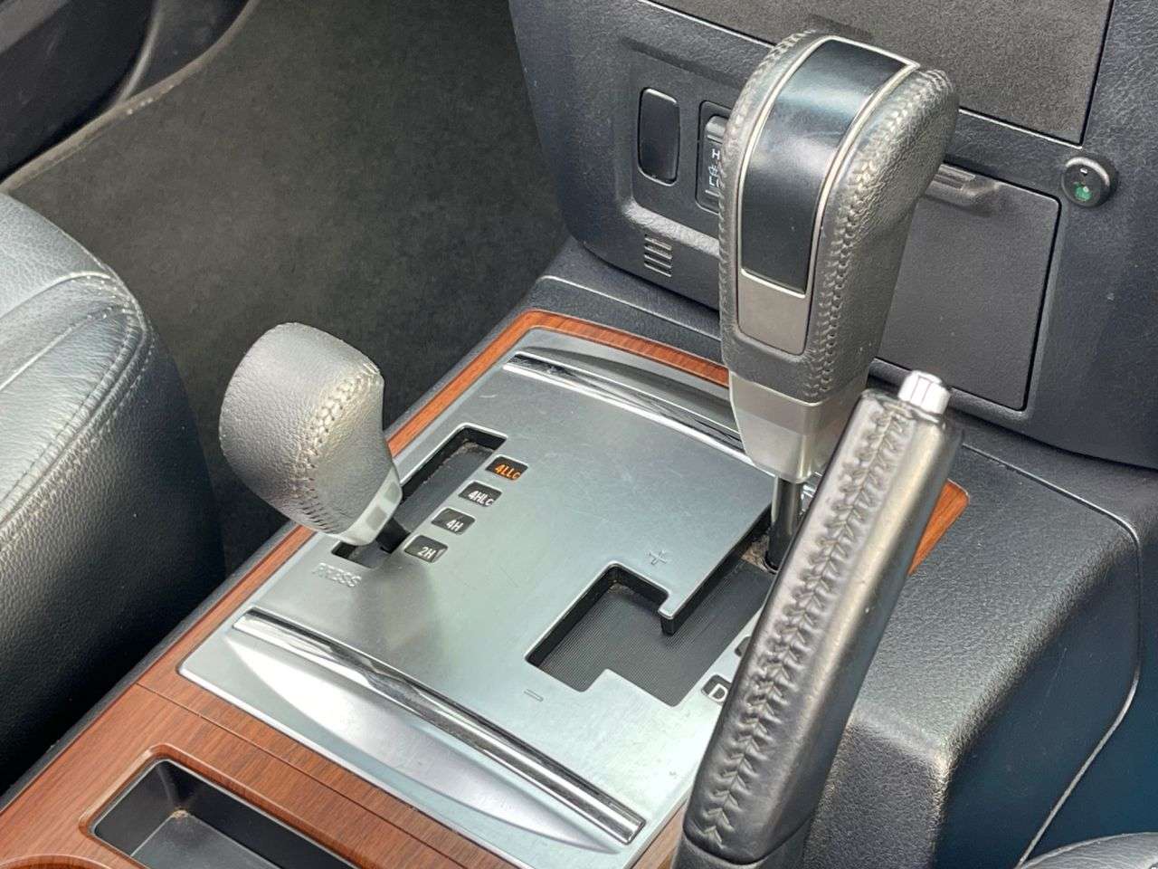 2012 MITSUBISHI SHOGUN 2012 MITSUBISHI SHOGUN