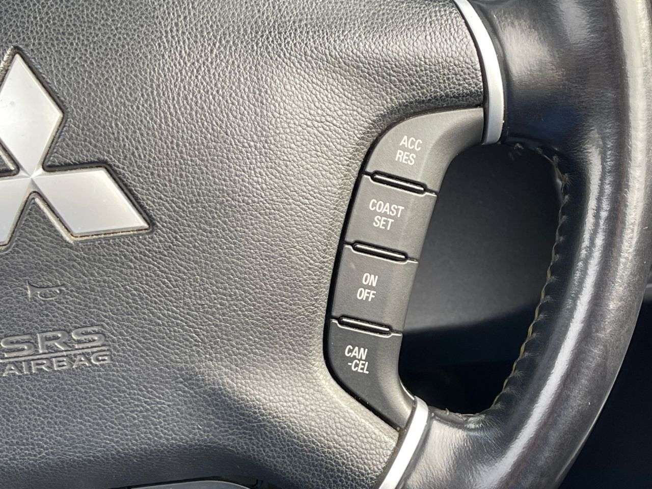 2012 MITSUBISHI SHOGUN 2012 MITSUBISHI SHOGUN