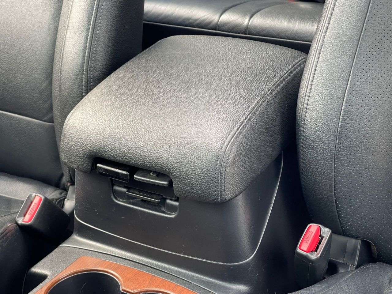 2012 MITSUBISHI SHOGUN 2012 MITSUBISHI SHOGUN